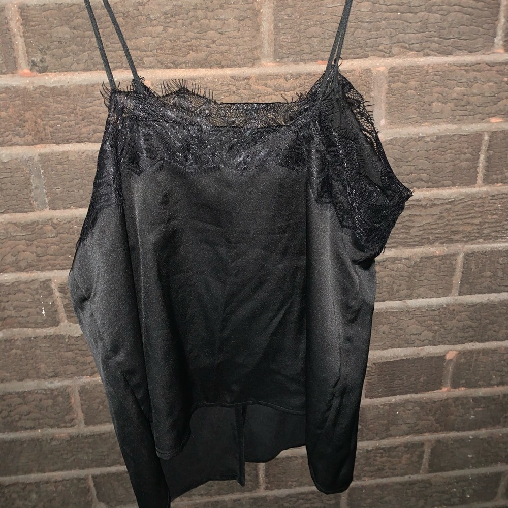 Lace tank with buttons